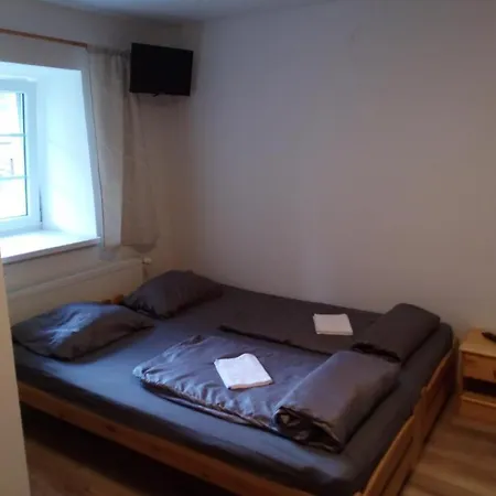 Pod Lipami -