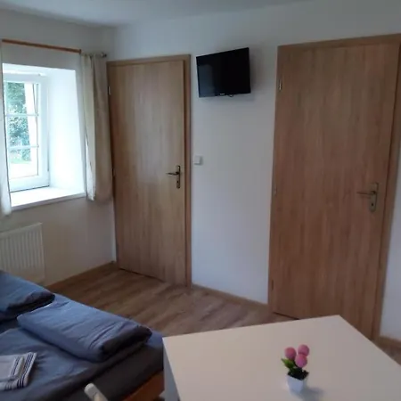 Apartman Pod Lipami - *