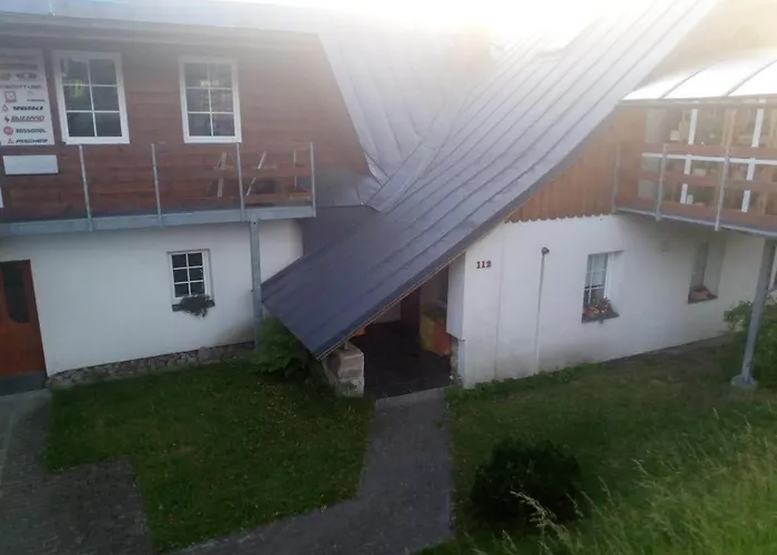 Pod Lipami -